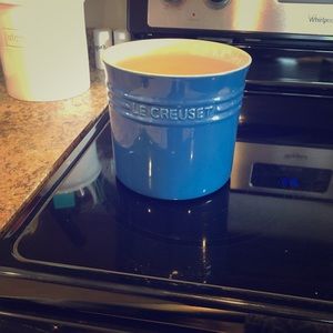 EUC Le Creuset Kitchen Utensil  Holder